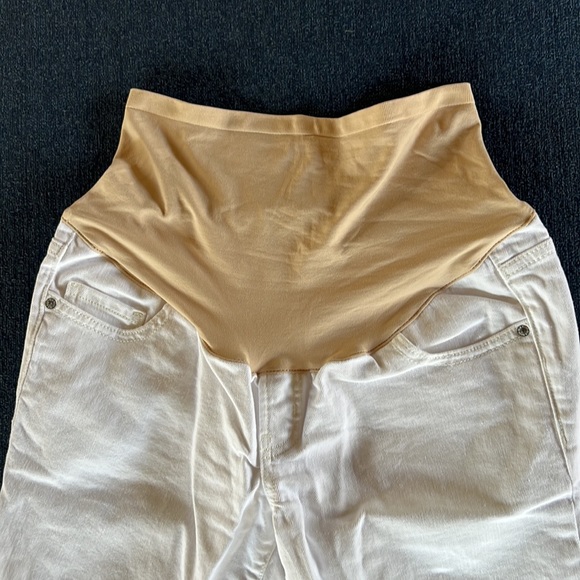 Old Navy OG Straight Leg White Maternity Jeans - Picture 2 of 7